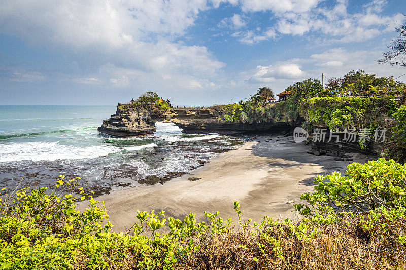 巴厘岛Tanah Lot附近的美丽海湾